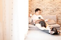 お茶が飲みたい米吉と、心地よさそうなブタさんたち。