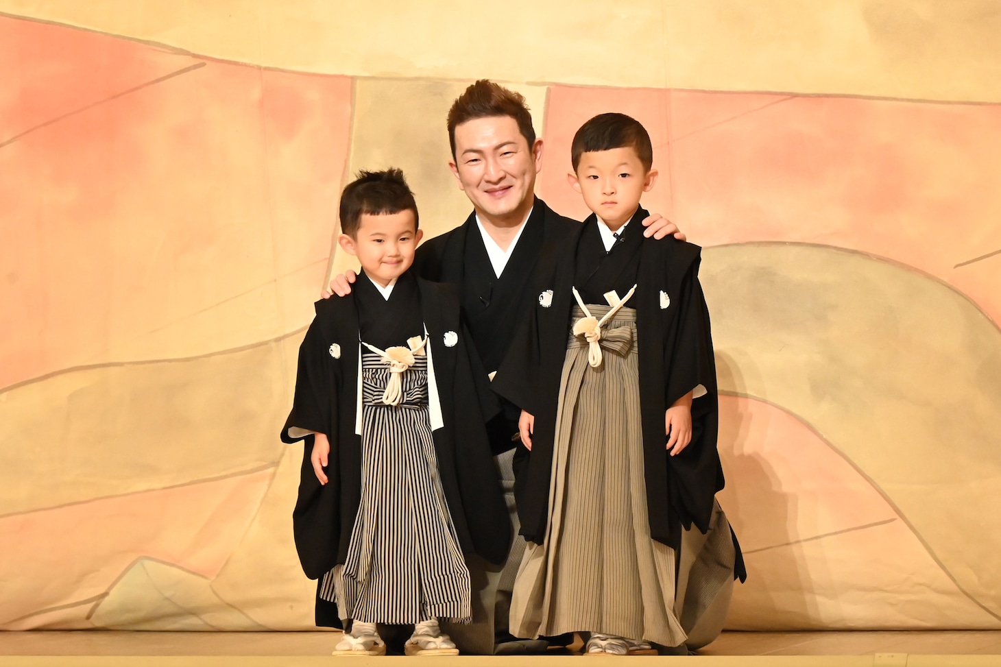 左から中村夏幹、中村獅童、中村陽喜。