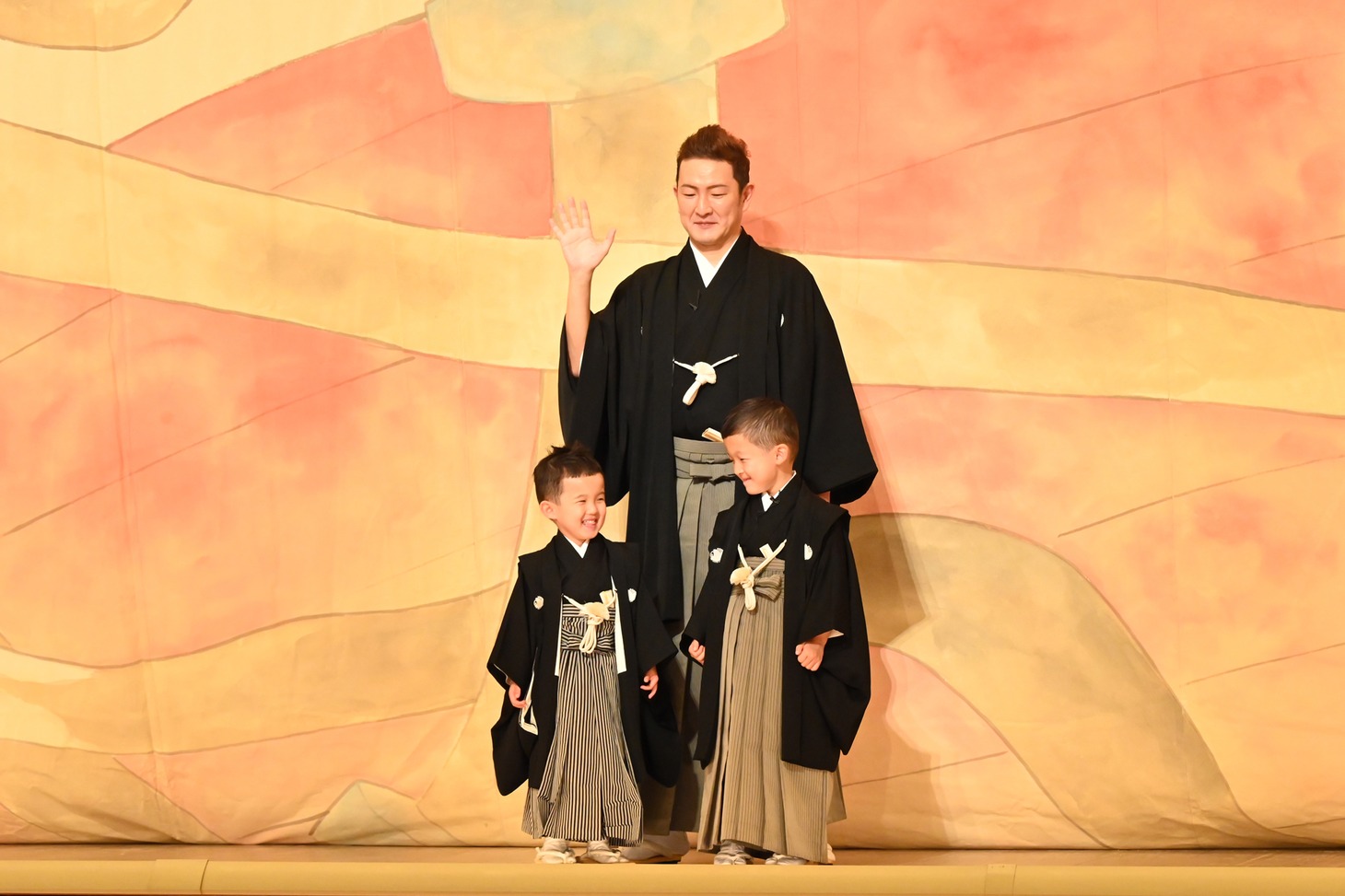 左から中村夏幹、中村獅童、中村陽喜。