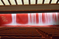 初代中村萬壽、六代目中村時蔵、五代目中村梅枝の祝幕。（美術：千住博 / 提供：TSUCHIYA 株式会社）