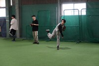 「舞台『野球』飛行機雲のホームラン ～Homerun of Contrail」公開練習の様子。