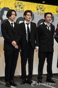 左から田村心、崎山つばさ、安西慎太郎。