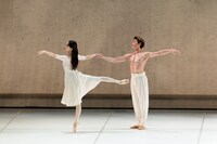 「スプリング・アンド・フォール」より。（Photo: Shoko Matsuhashi）