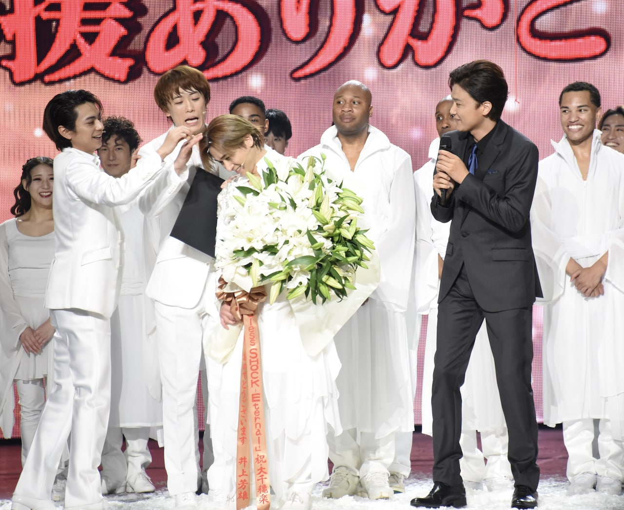 百合の咲く帝劇で…堂本光一主演「Endless SHOCK -Eternal-」閉幕、井上