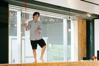 ハイドロブラスト「ケアと演技」より。（撮影：加藤甫）