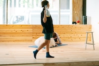 ハイドロブラスト「ケアと演技」より。（撮影：加藤甫）