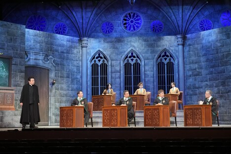 「新橋演舞場シリーズ第10回記念公演 東京喜劇 熱海五郎一座『スマイル フォーエバー ～ちょいワル淑女と愛の魔法～』」より。