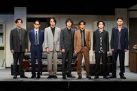 宮下貴浩×私オム プロデュース 第7回公演 舞台「愚れノ群れ」より。