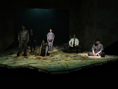 「う蝕」より。（撮影：細野晋司）