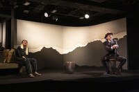 劇団チョコレートケーキ「白き山」より。（撮影：池村隆司）