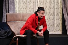 劇団扉座 第77回公演「ハロウィンの夜に咲いた桜の樹の下で」より。