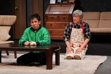 劇団扉座 第77回公演「ハロウィンの夜に咲いた桜の樹の下で」より。