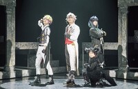 「Butlers' 歌劇『悪魔執事と黒い猫』～薔薇薫る舞踏会編～」より。