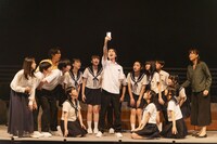 舞台「くちびるに歌を」より。