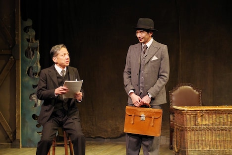 パルコ・プロデュース 2024「ウーマン・イン・ブラック」～黒い服の女～より。（撮影：御堂義乗）