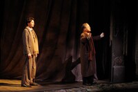 パルコ・プロデュース 2024「ウーマン・イン・ブラック」～黒い服の女～より。（撮影：御堂義乗）