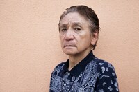 壁の色に惹かれ、竪山隼太父を寄りで撮影することにした。（撮影：竪山隼太）