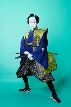 市川染五郎扮する鈴木孫市。（撮影：永石勝）