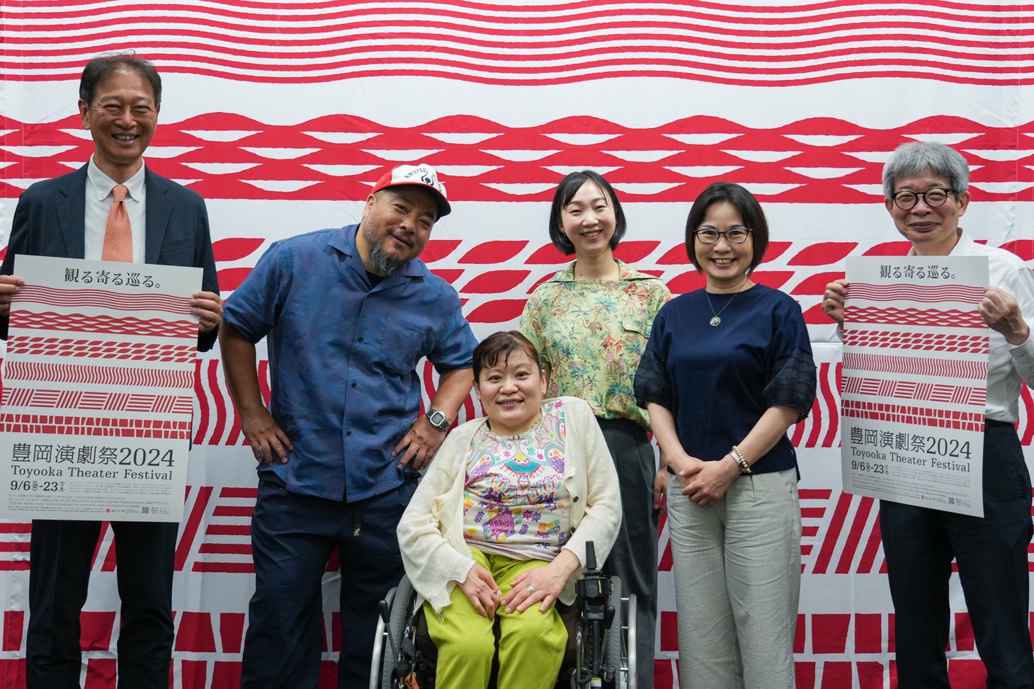 左から高宮浩之、福原充則、森田かずよ、内田結花、廣川麻子、平田オリザ。（提供：豊岡演劇祭実行委員会）