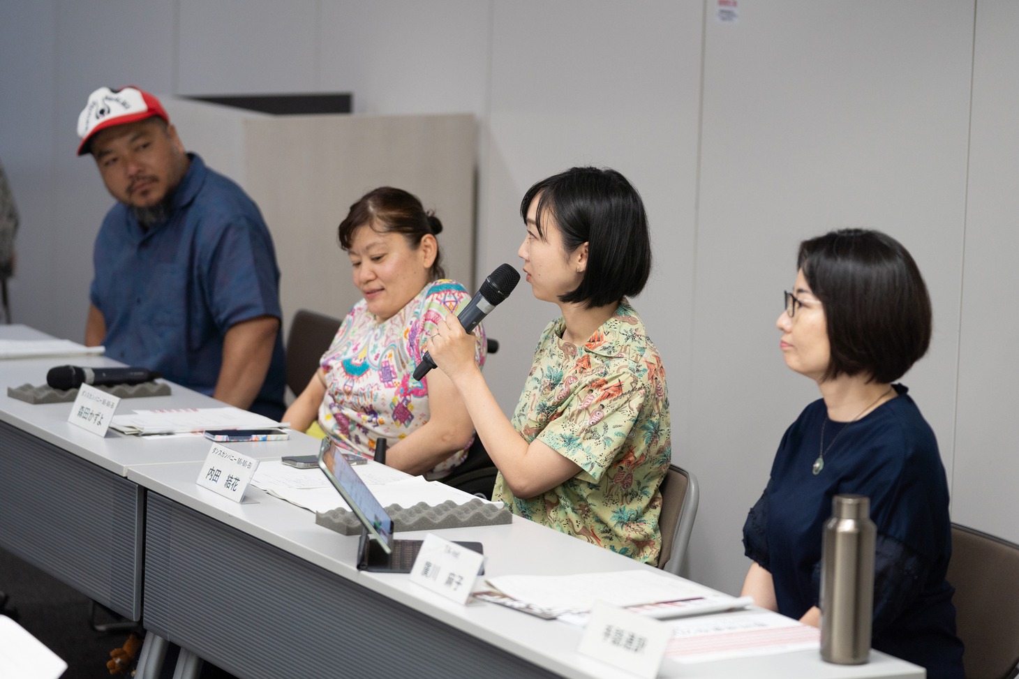 左から福原充則、森田かずよ、内田結花、廣川麻子。（提供：豊岡演劇祭実行委員会）