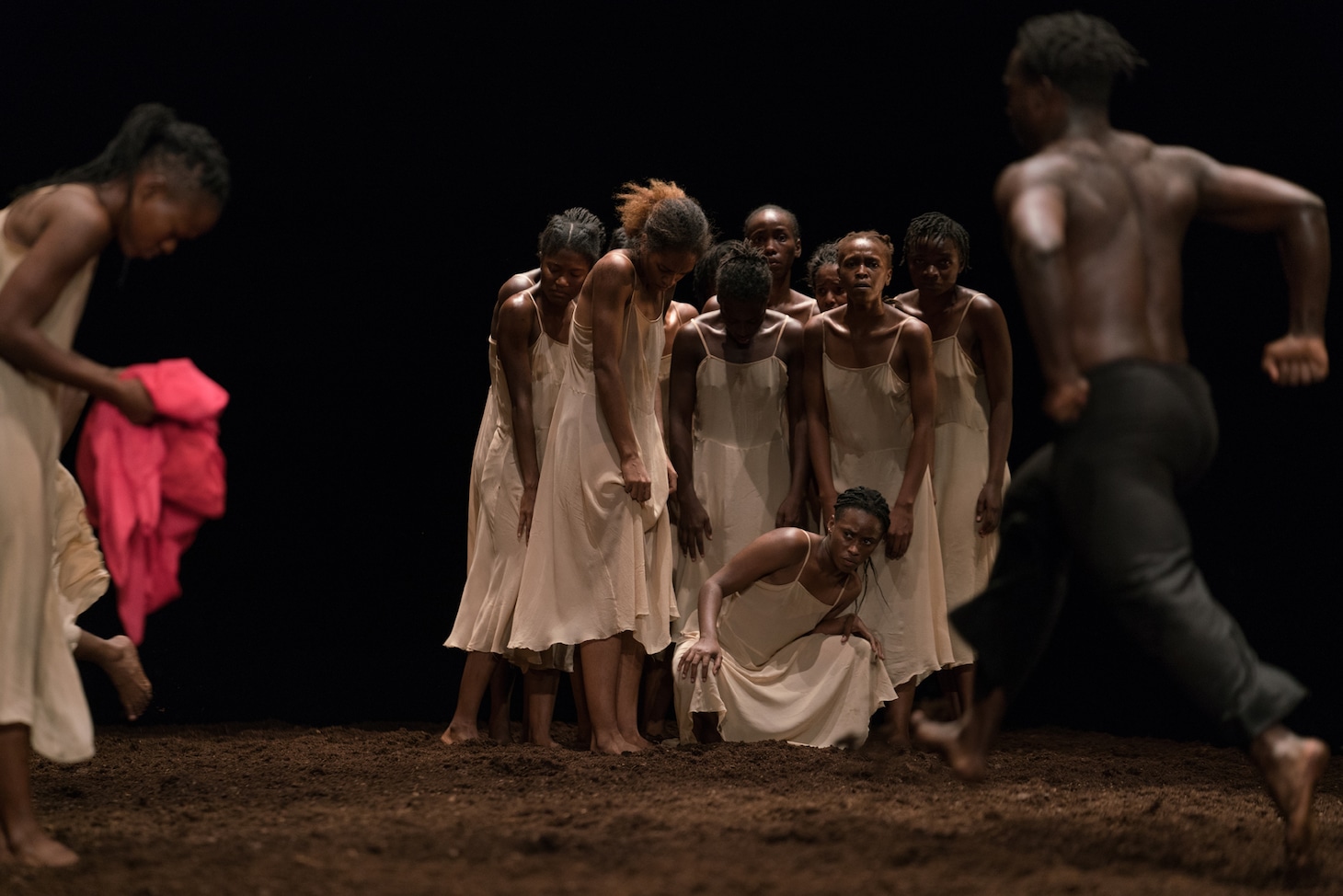 ピナ・バウシュ「春の祭典」より。（Photo by Maarten-Vanden-Abeele）(c)Pina Bausch Foundation