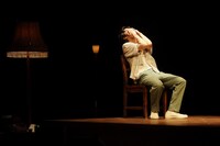 石井光三オフィスプロデュース「ポルターガイスト」より。（撮影：武藤奈緒美）