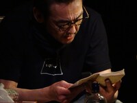 「第23回 太宰を聴く～太宰治朗読会～」より、吹越満。