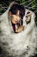 菊池修司のビジュアル。