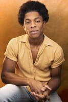 アーロン・ジェームズ・マッケンジー