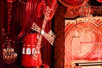 「ムーラン・ルージュ！ザ・ミュージカル」が上演される東京・帝国劇場の様子。