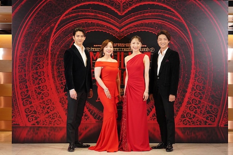 左から甲斐翔真、平原綾香、望海風斗、井上芳雄。(写真提供:東宝演劇部)