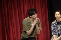 劇団7枠13番旗揚げ公演「折り合いの終幕」より。