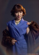 岡村さやか扮する狐川イナコ。