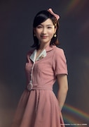 高橋果鈴扮するモモ子。