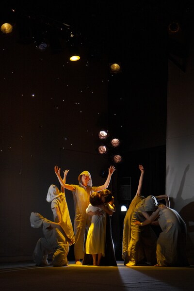 「ちいさな死神くんとあの木の上のお星さま」より。（撮影：青二才）