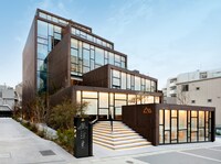 東京・チャコット代官山本店の外観。