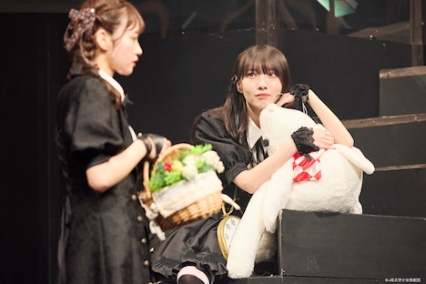 ×純文学少女歌劇団 File No.0002「パラノイドには騙されない」より。(撮影:日下部真紀 / 講談社 写真映像部)(c)×純文学少女歌劇団