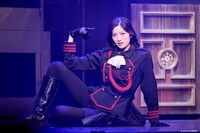 ×純文学少女歌劇団 File No.0002「パラノイドには騙されない」より。（撮影：日下部真紀 / 講談社 写真映像部）(c)×純文学少女歌劇団