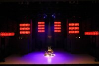 花組芝居「レッド・コメディ-赤姫祀り-」より。（撮影：古元道広）