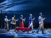 ナイロン100℃結成30周年記念公演 第2弾 ナイロン100℃ 49th SESSION「江戸時代の思い出」より。（撮影：引地信彦）