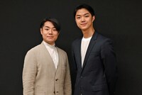 左から中村鷹之資、野村裕基。
