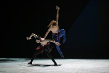 森山開次「新版・NINJA」より。（撮影：鹿摩隆司）