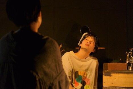 「こはるともえ『還暦にピアス』」より。