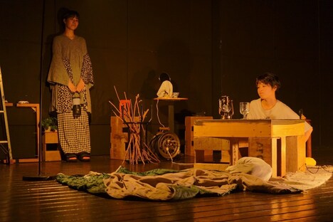 「こはるともえ『還暦にピアス』」より。