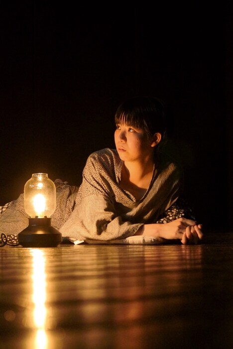 「こはるともえ『還暦にピアス』」より。