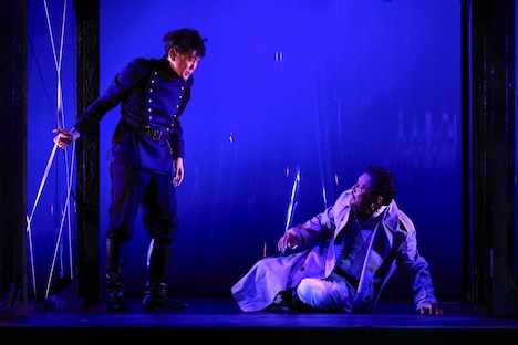 文学座公演「オセロー」より。(撮影:宮川舞子)