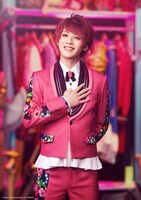 横田龍儀扮する佐久間咲也。