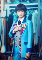 定本楓馬扮する月岡紬。