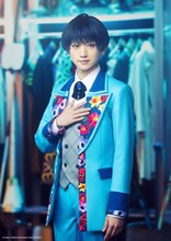 定本楓馬扮する月岡紬。