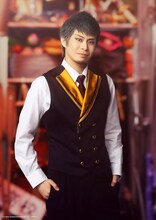 鯨井康介扮する鹿島雄三。